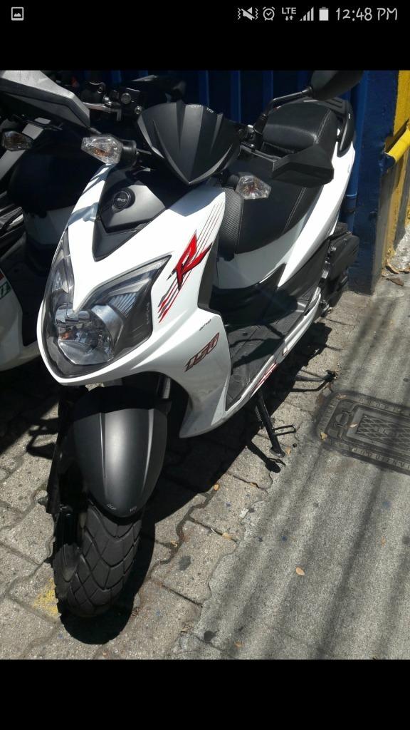 Se vende Moto Jet 5 R Akt