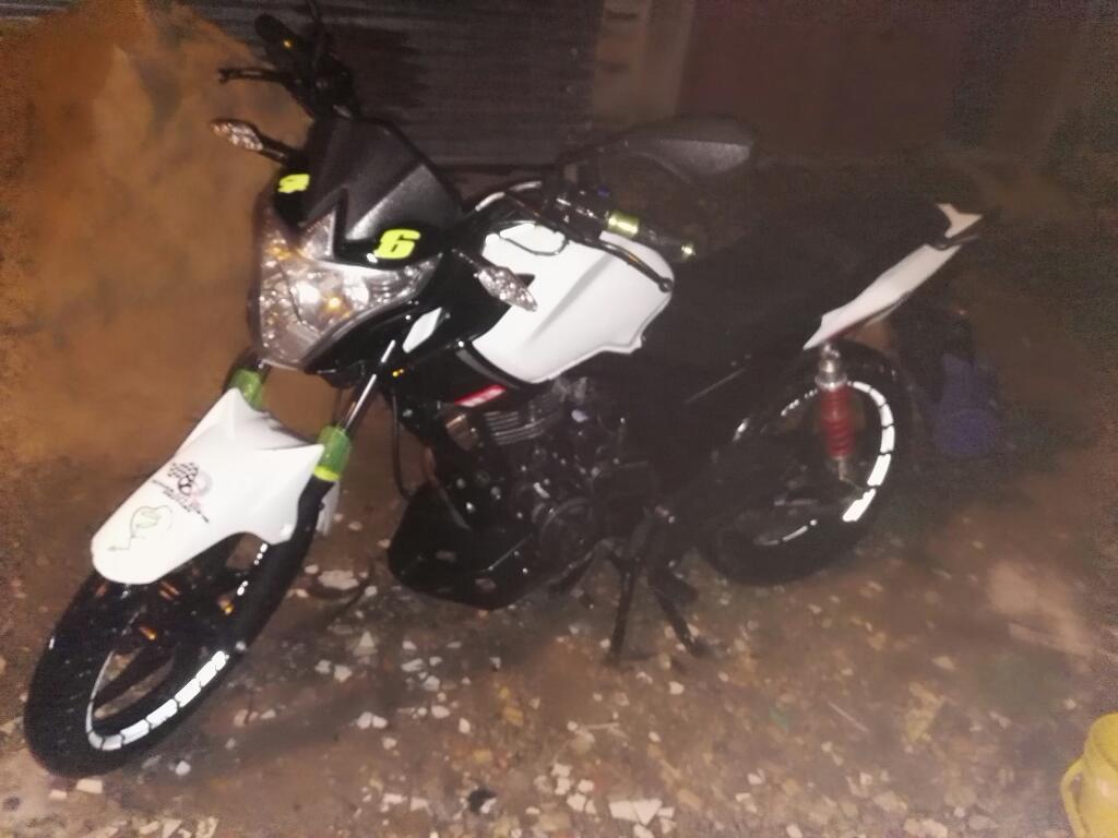 Vendo Moto Akt Evo R3