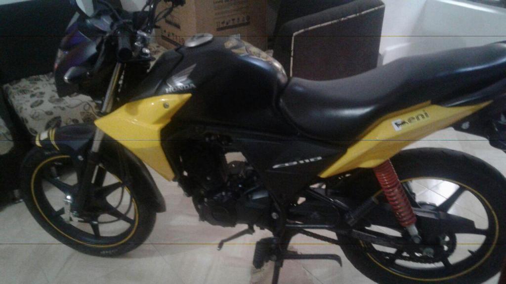 SE VENDE MOTO HONDA CBF