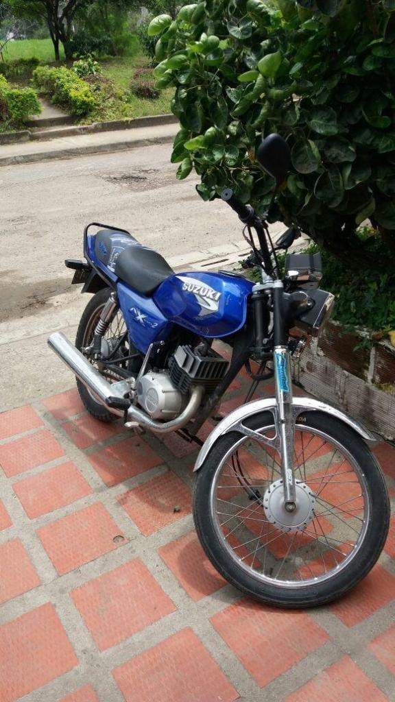 Único dueño moto SUZUKI AX100, modelo 2006, precio negociable!!!