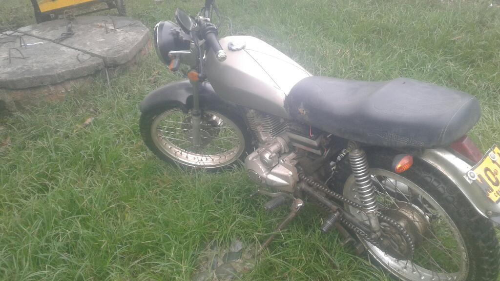Se Vende Moto con Remolq