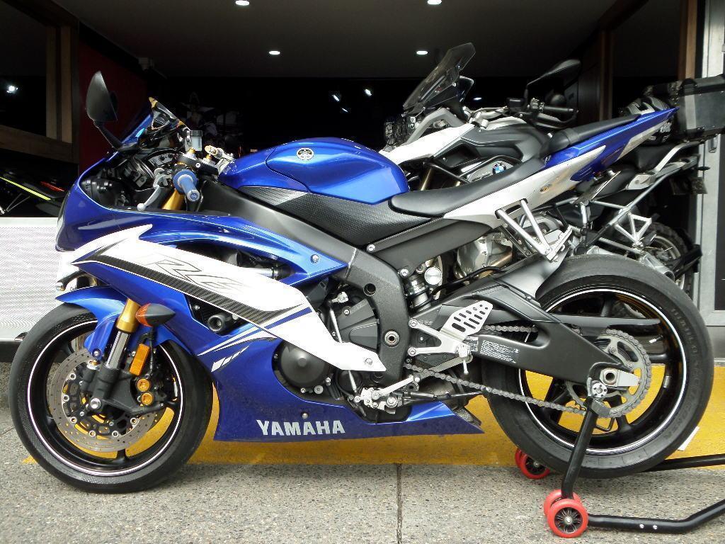 Yamaha R6 R