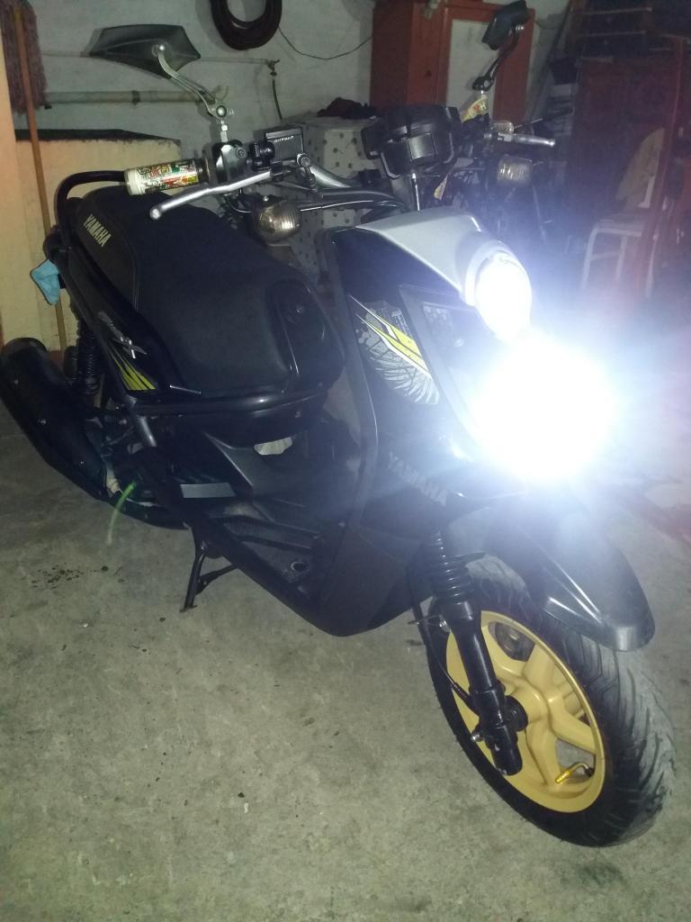 vendo o cambio yamaha bws x modelo 2015,en perfecto estado, al dia