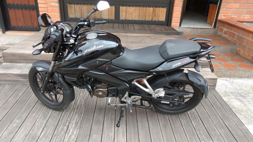 VENDO MOTO PULSAR NS 150