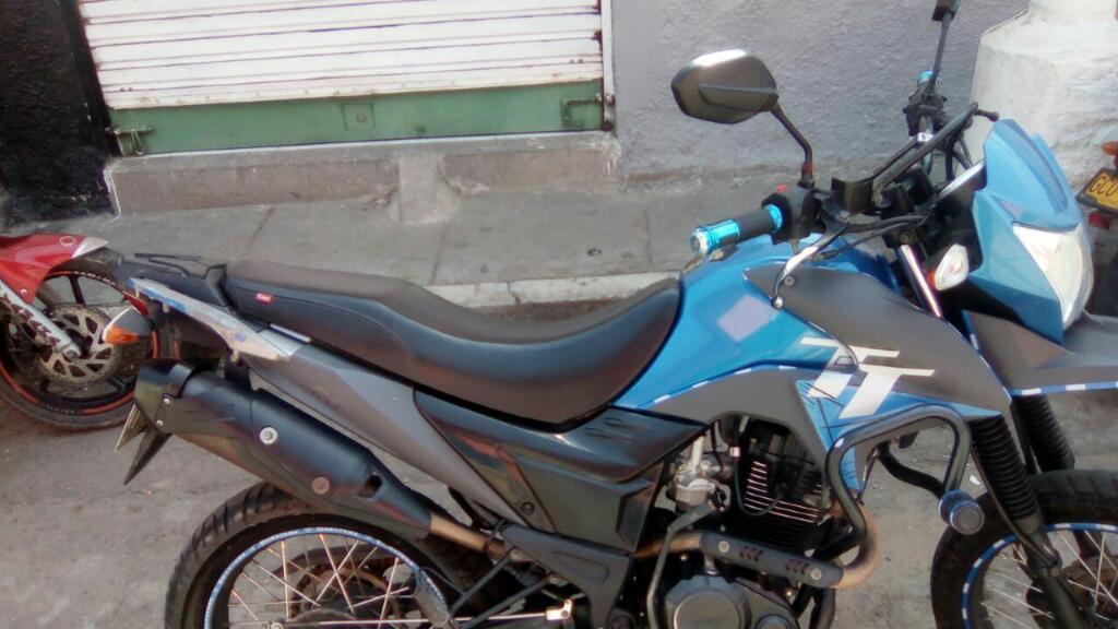 Hermosa Akt Tt 150 2015 Papeles Nuevos