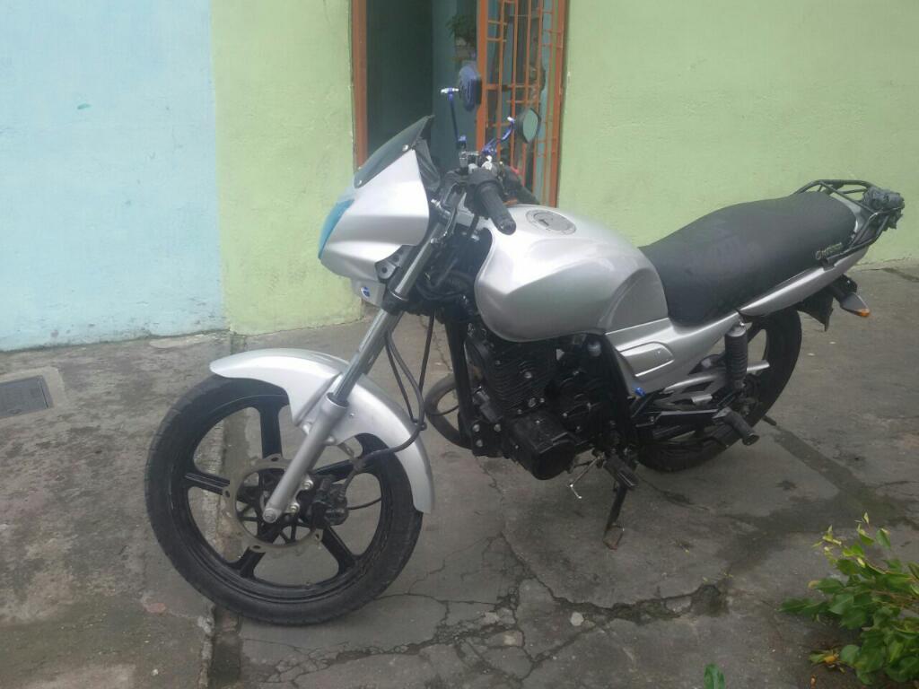 Moto Akt 125 en Buen Estado