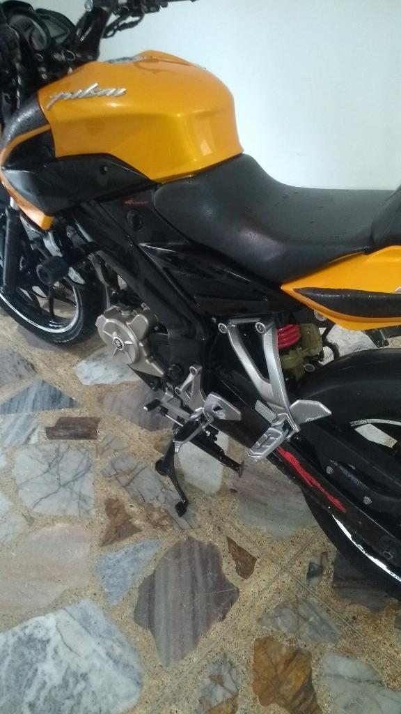 Pulsar 200 Ns 2014