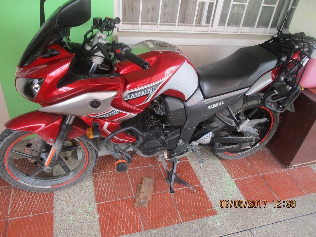 Se vende moto Yamaha Fazer 153 cc, modelo 2014