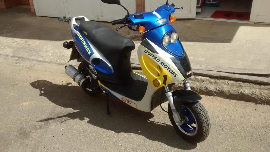 SCOOTER 125 AUTOMATICA. Mod 2010. 6000 km Originales