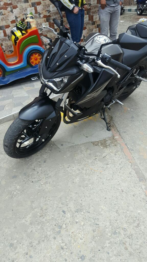 Kawasaki Z250 con Tan Solo 13700 Kilómet