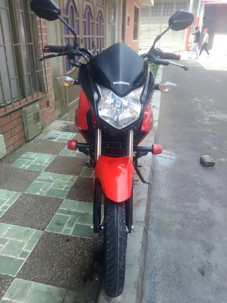 Vendo Cb110 Modelo 2015 con 29mil Km