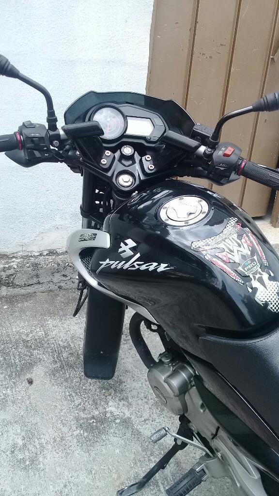 Vendo Moto Pulsar 135 2014