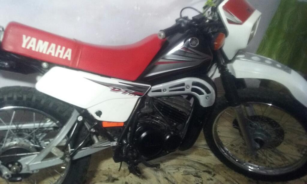 Moto Yamaha Dt 175