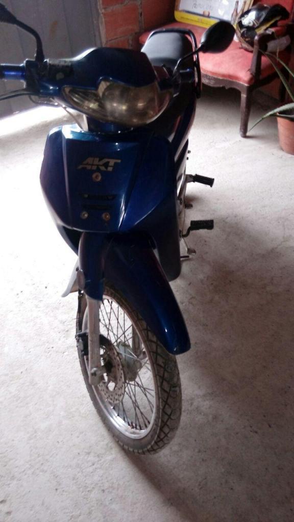 se vende moto akt especial 1.100.00 negociable inf 3223686940