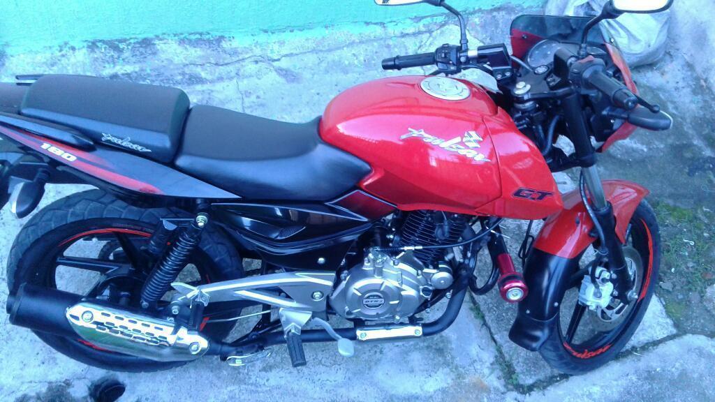 Pulsar 180 2015