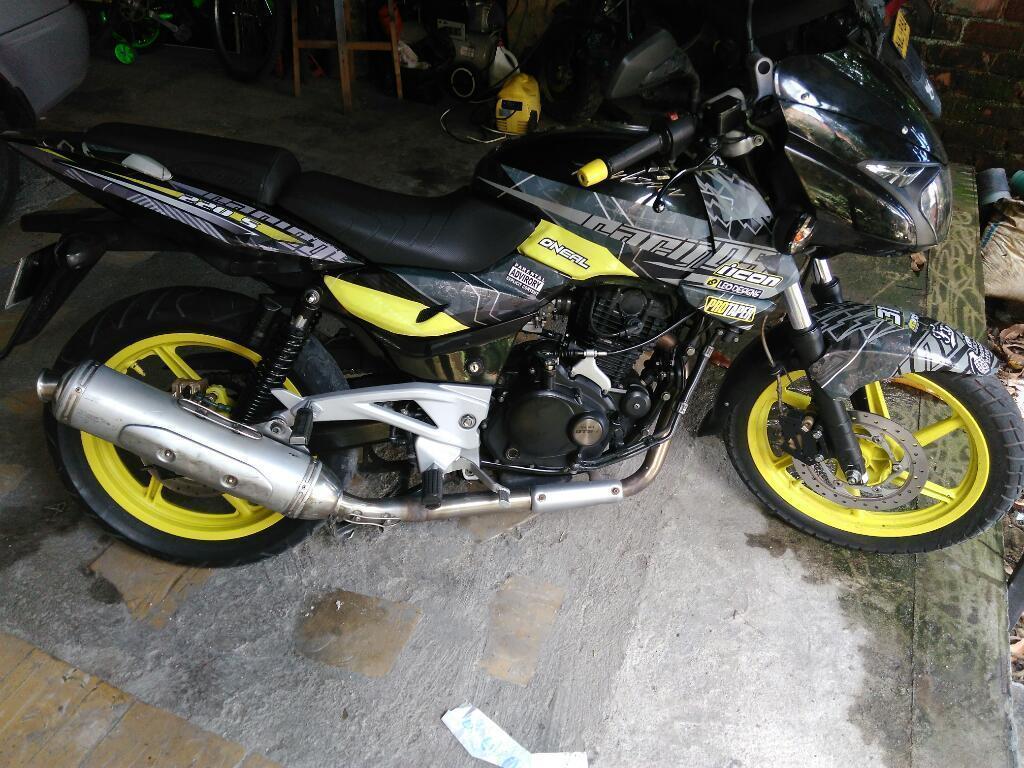 Pulsar 220s 2011