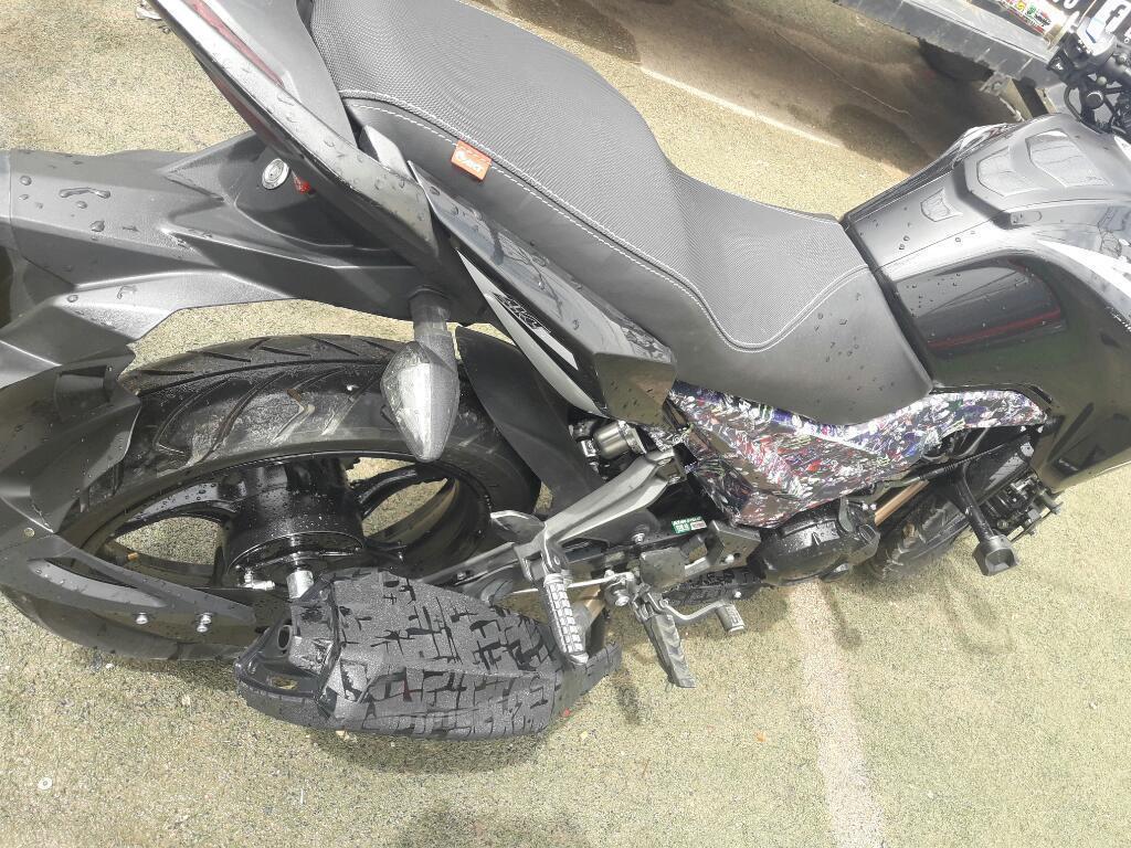 Se Vende Moto Akt Cr5 2017