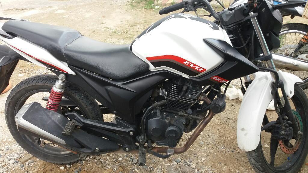 Vendo Moto Evo R3