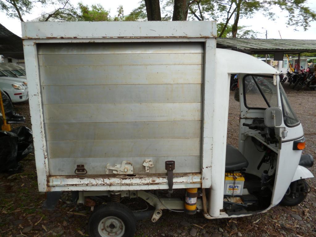 Motocarro Bajaj Re 205d