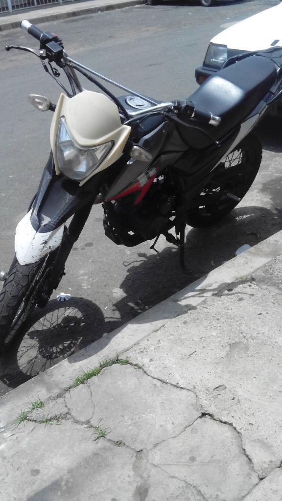 Vendo Moto Akt Tt Mod 2015 Al Dia