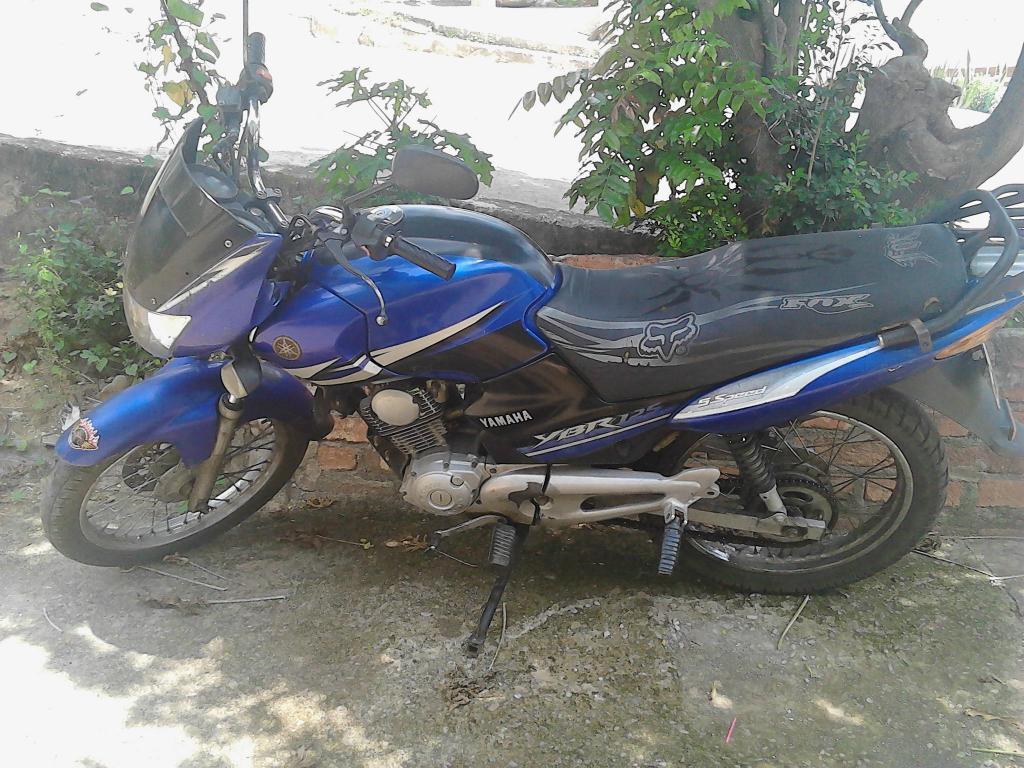 Se vende moto colombiana yamaha modelo 2008 con todo al dia