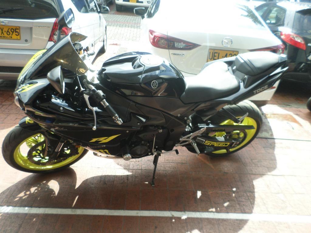 YAMAHA YZFR1