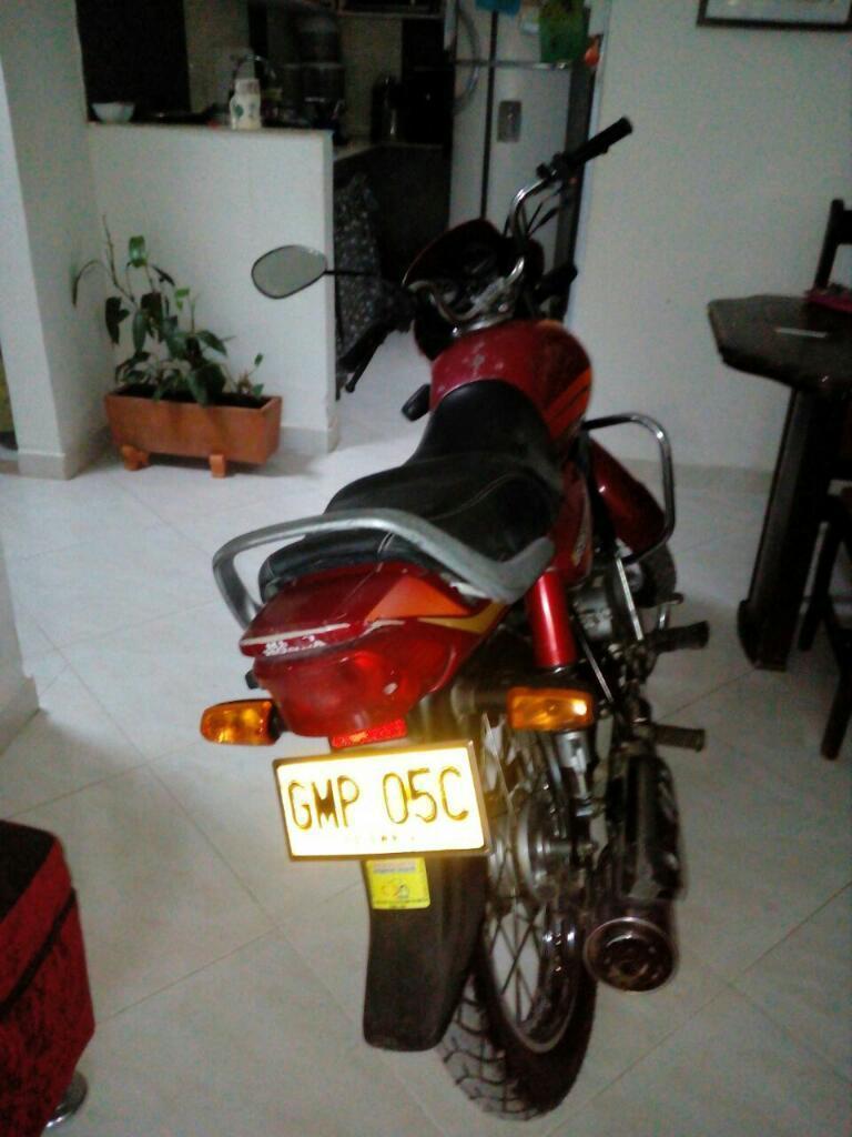 Se Vende Moto Modelo 2011