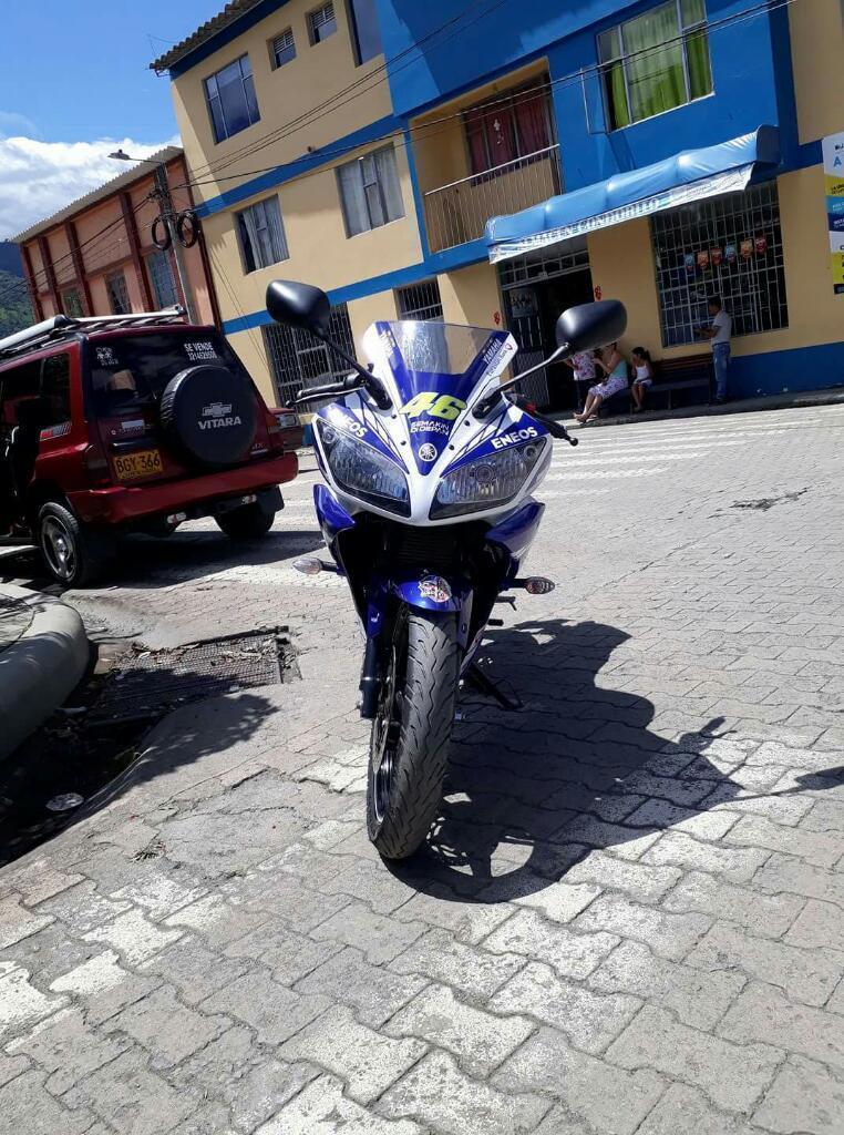 Vendo Yamaha R15