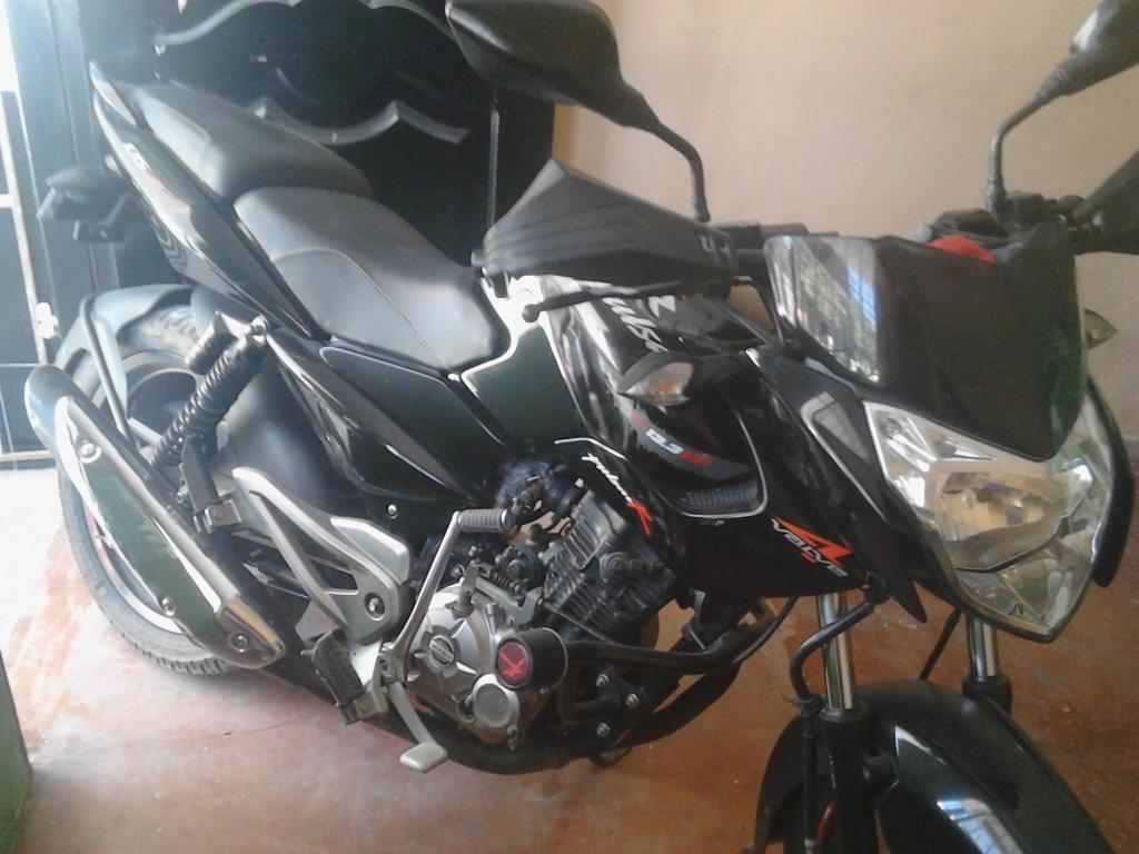 Vendo Pulsar 135 Modelo 2014 casi nueva toda original