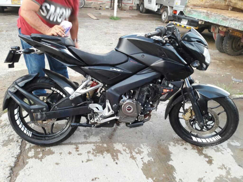 Hermosa Pulsar Ns 200 2015