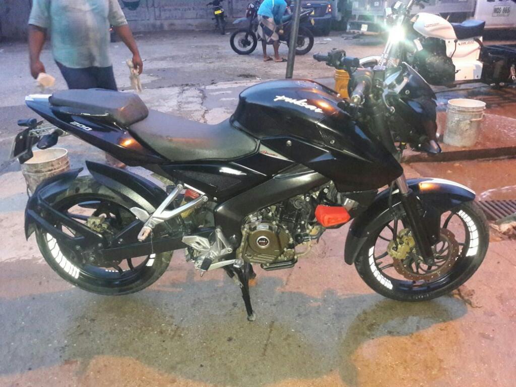 Hermosa Pulsar Ns 200 2015