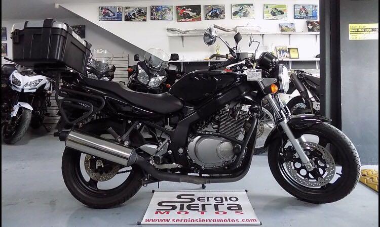 Moto suzuki 2016 negociable