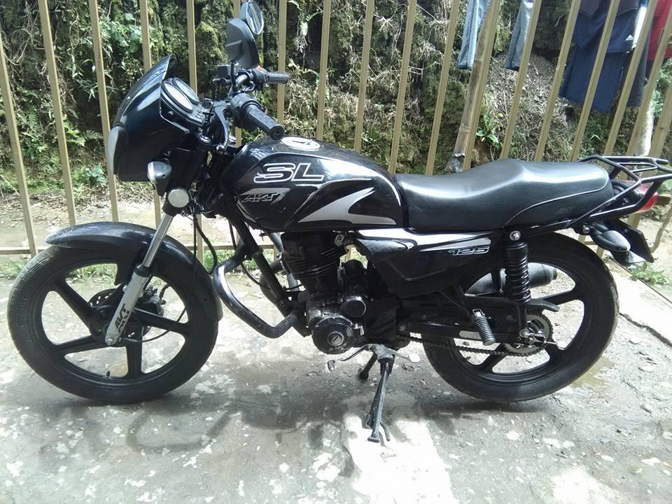 se vende akt sl 125 modelo 2012 papeles al día