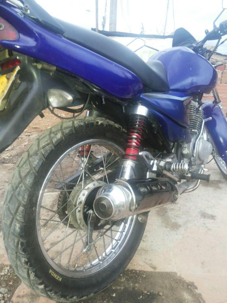 honda cbz 2003. con tecno y soat aun por 2 meses