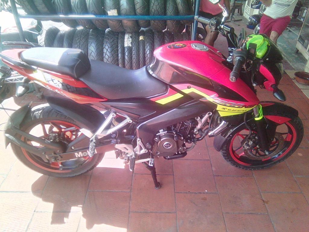 Vendo o permuto Pulsar 200 ns