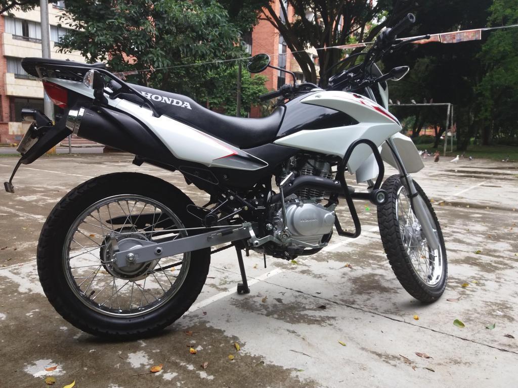 se vende moto honda xr 150 2016 como para extrenar