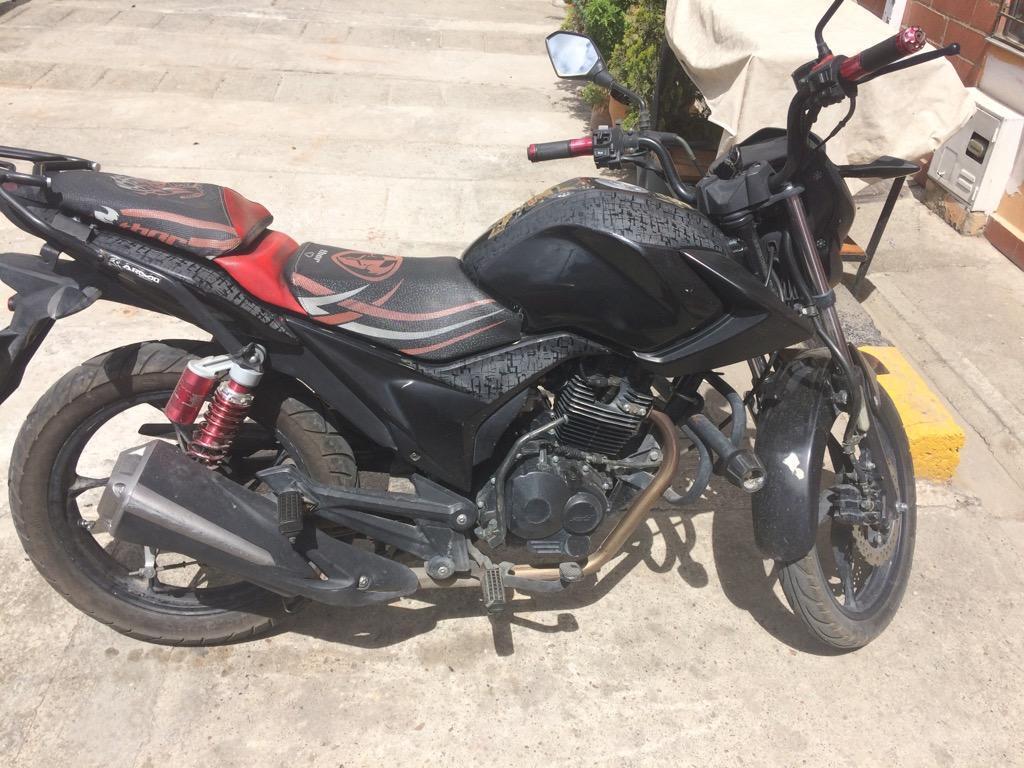 Moto Akt Evo R3