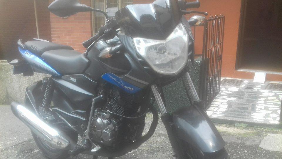 PULSAR 135 LS 2012
