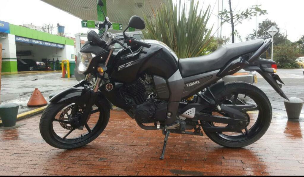 Moto Yamaha 2012