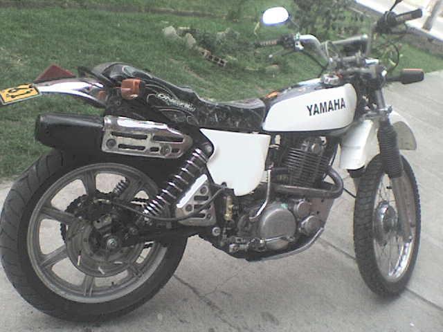 Vendo Yamaha Xt 500 en perfecto estado papeles al día acepto permuta por camioneta