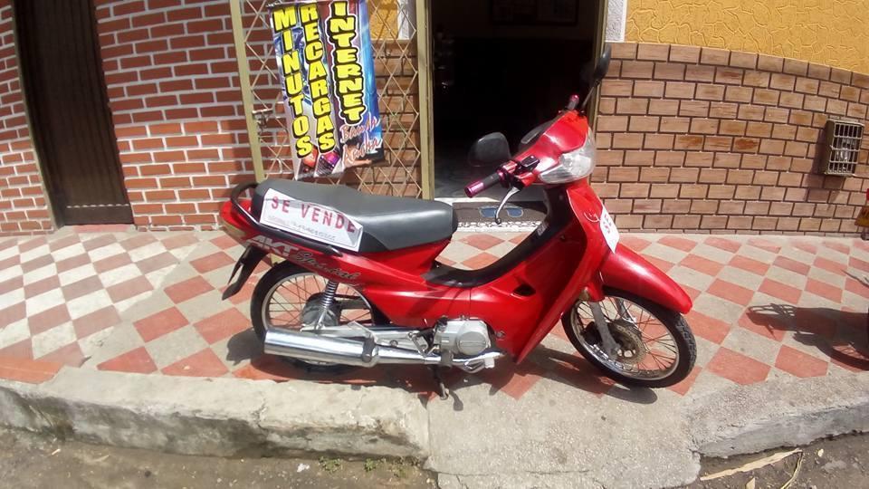 SE VENDE MOTO AKT 110 SPECIAL