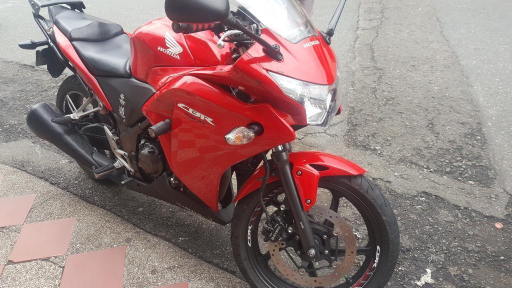 Cbr 250 Modelo 2015 Único Dueño Admirela