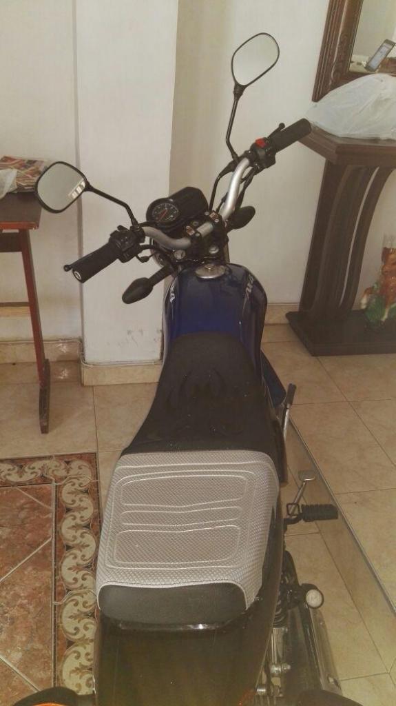 SE VENDE MOTO SUZUKI AX4