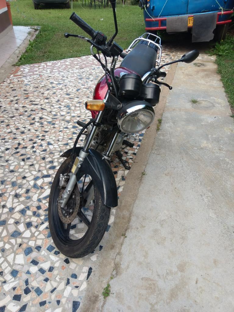 Esoectacular Moto Yamaha Libero 125