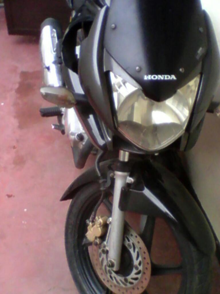 Vendo Honda 125.2011 Ojo. Solo Targeta