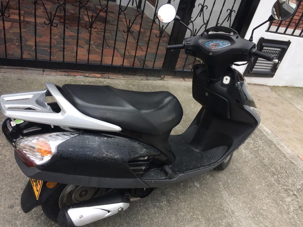 Vendo Honda Elite 2012