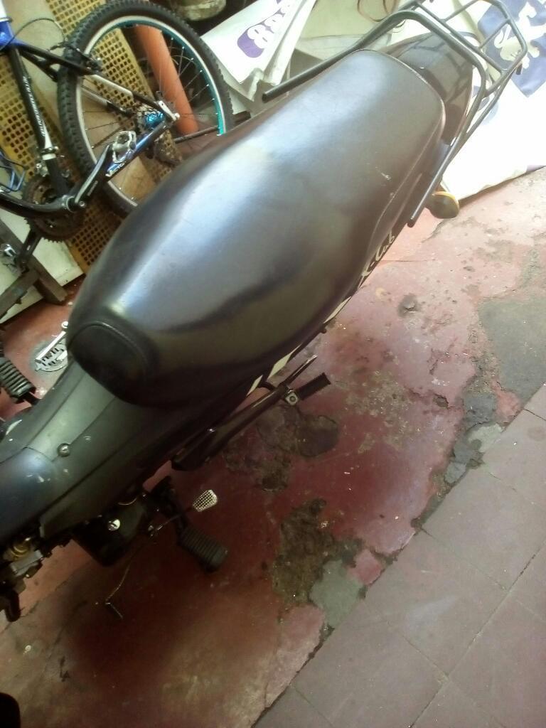 Moto West en Muy Buen Estado