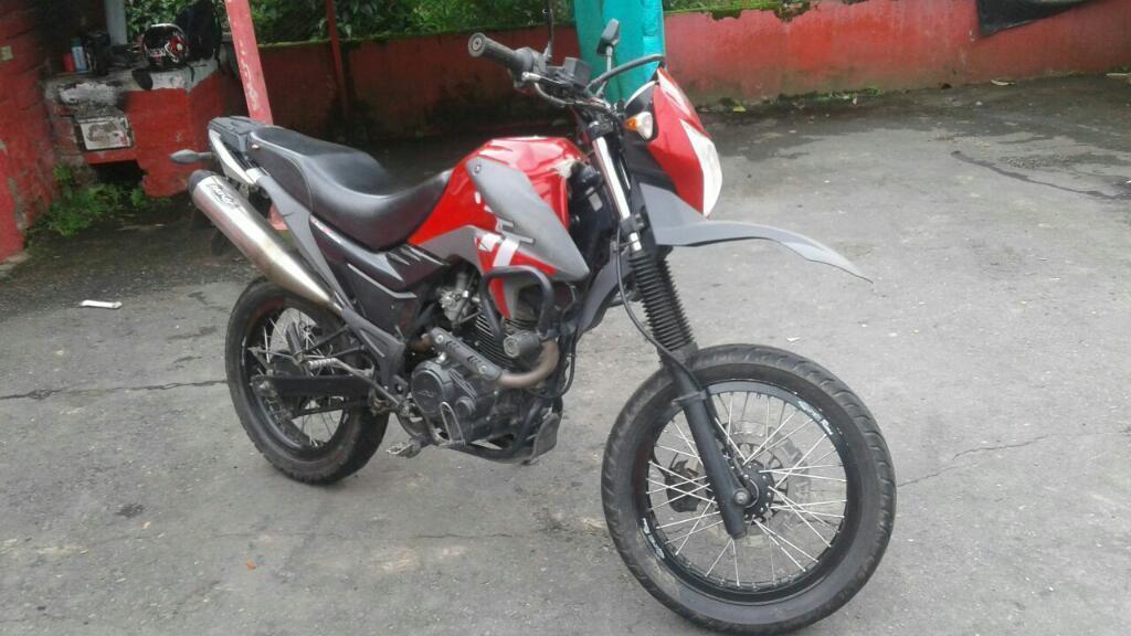 Se Vende Moto Tt 150 en Buen Estado