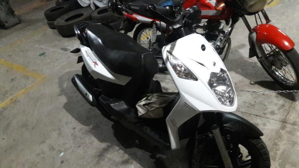 Vendo Akt Dinamyc 125 Modelo 2015