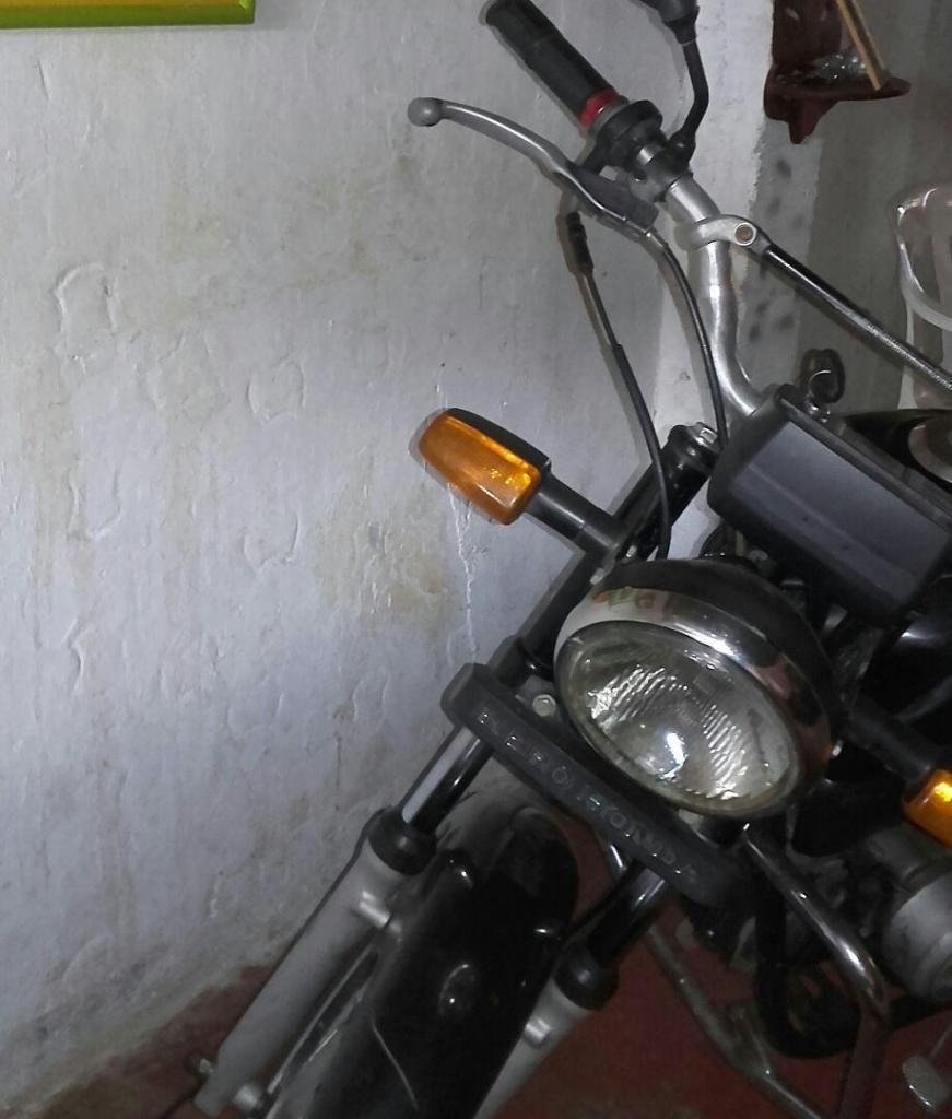 SE VENDE MOTO CB 100